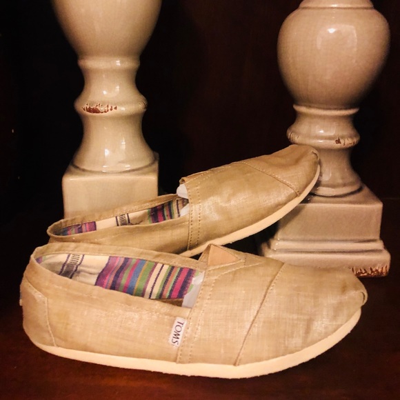 Toms Shoes - Size 10 Tan Tom Shoes